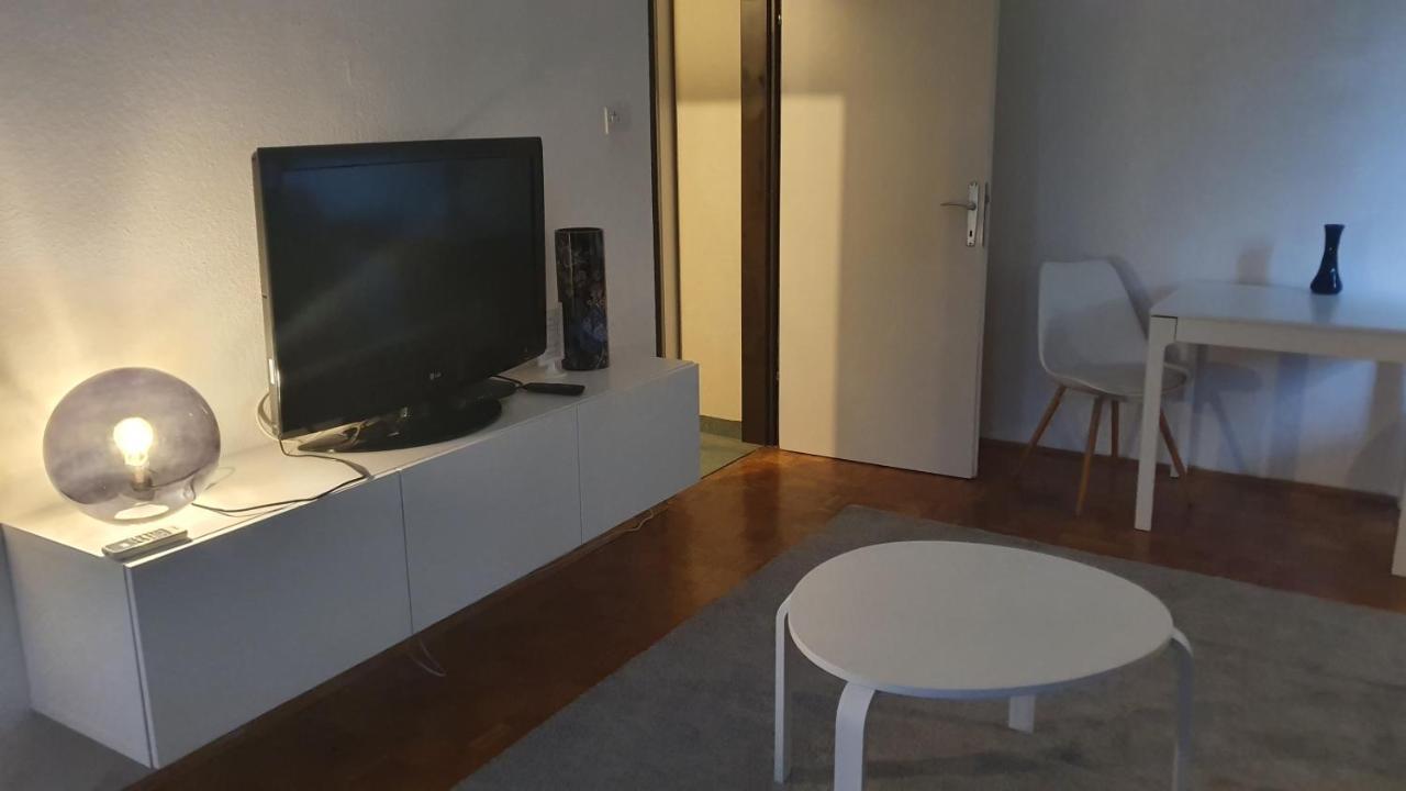 Apartment Sretni Dimnjacar Осієк Екстер'єр фото